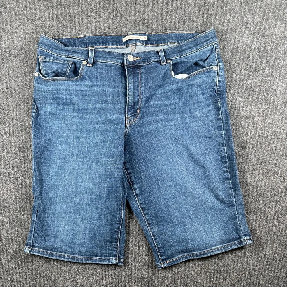 Levi's Bermuda Shorts Womens‎ 32 Blue Denim Cotton Stretch Classic Fit 5 Pockets